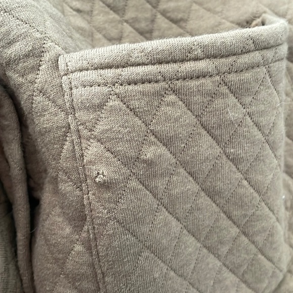 ACOA Quilted Cropped Jacket - Picture 2 of 2